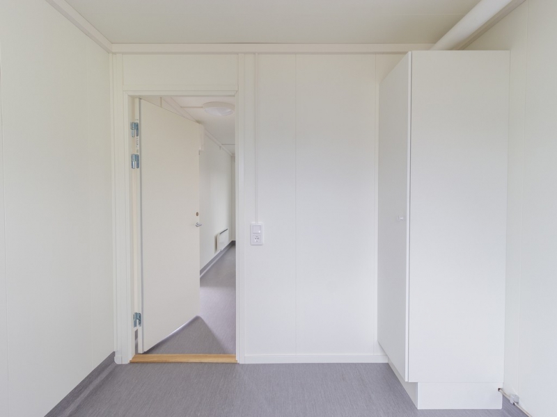 Nytillverkad bostadsbod med WC och kök - Bild 8