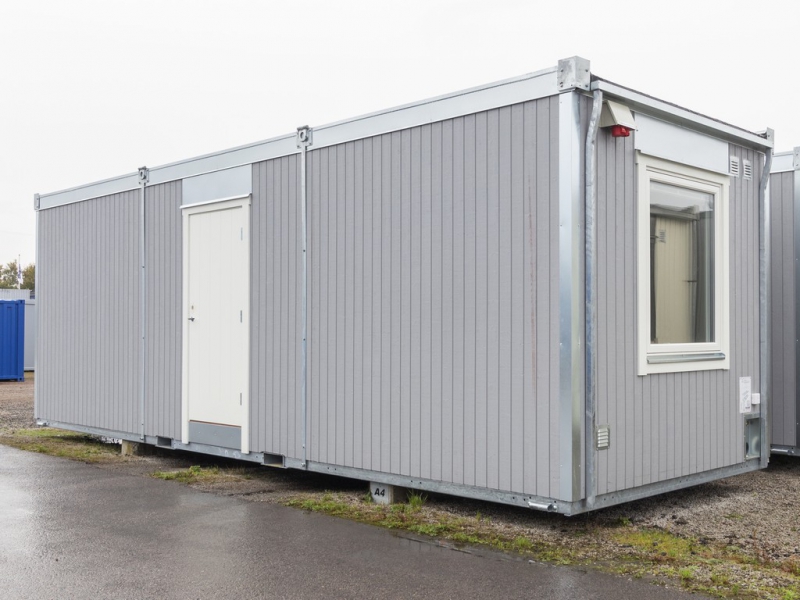 Nytillverkad bostadsbod med WC och kök