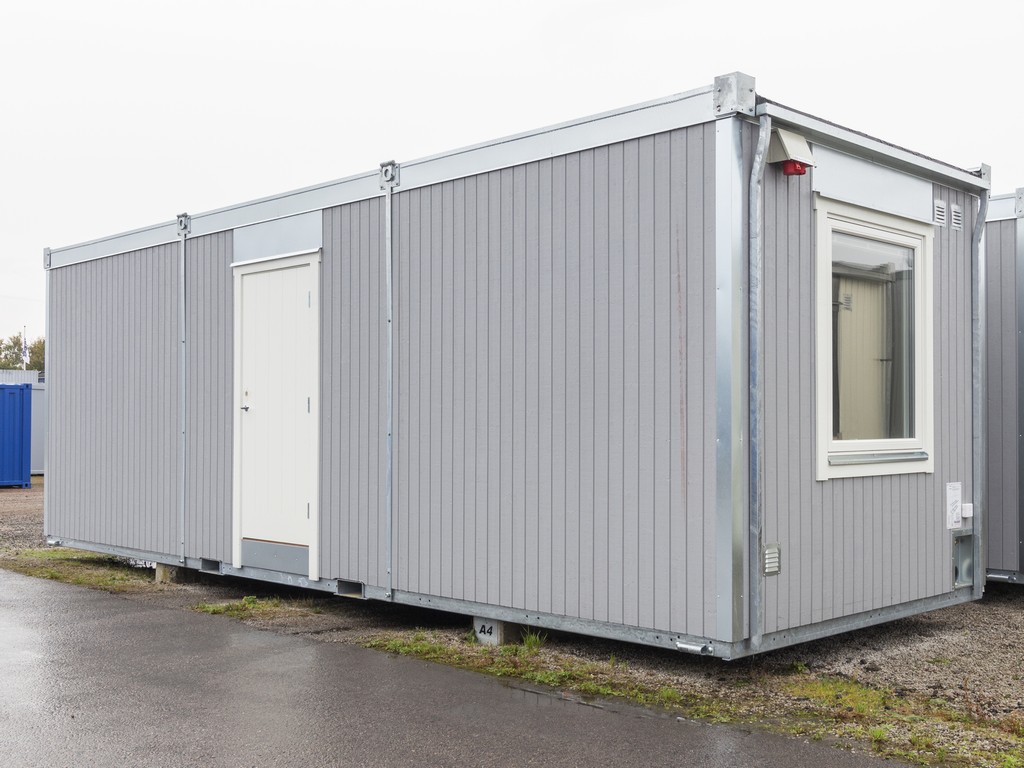 Nytillverkad bostadsbod med WC och kök