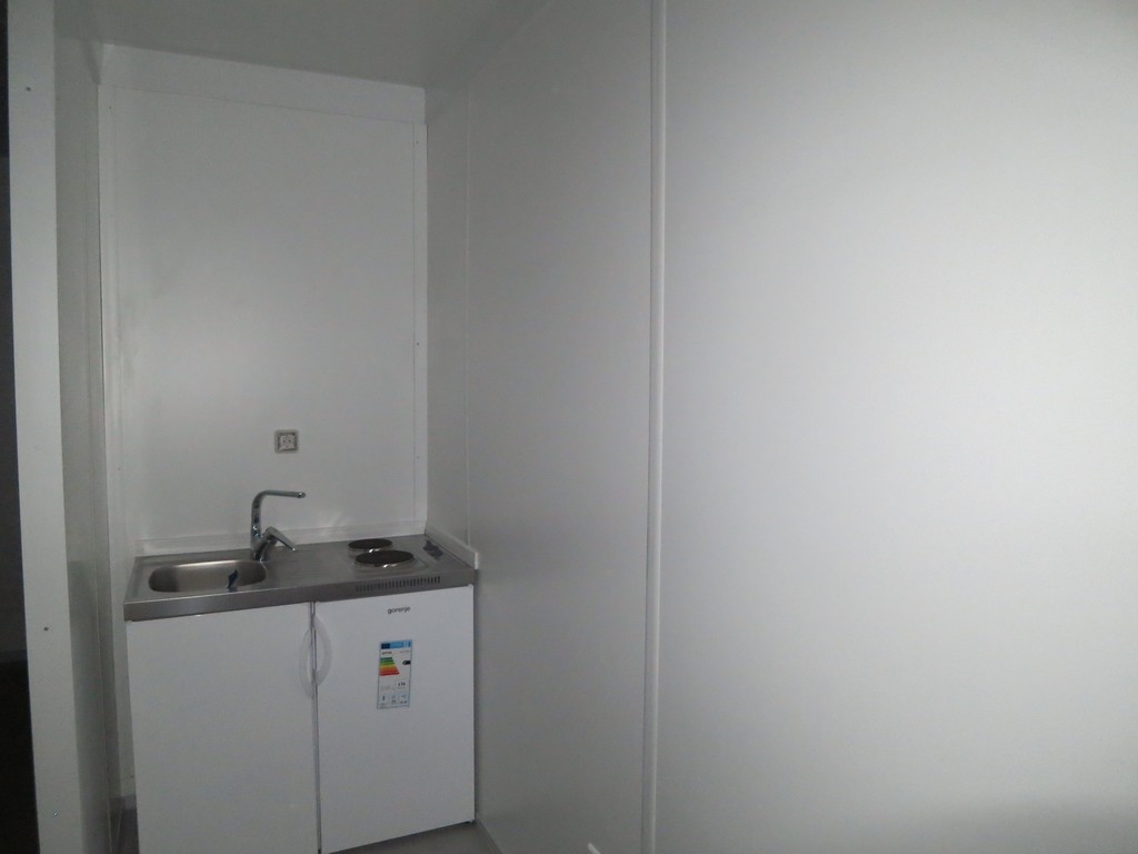 Nytillverkade stålmoduler med WC och pentry - Bild 6