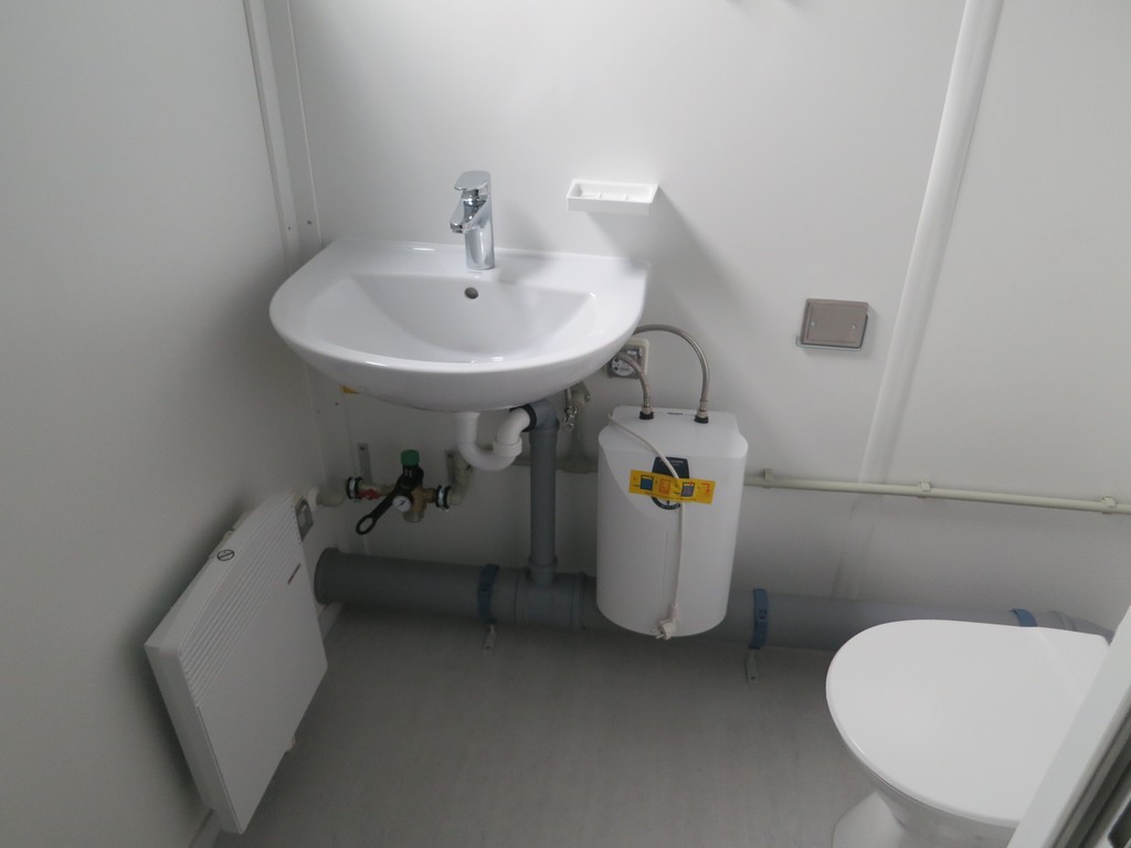 Nytillverkade stålmoduler med WC och pentry - Bild 7