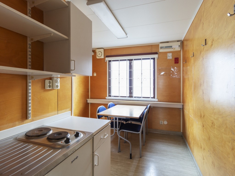 Beg. kontorsbod med WC och pentry - Bild 5