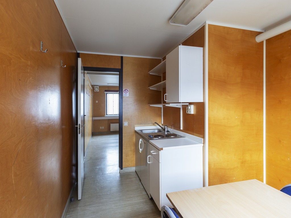 Beg. kontorsbod med WC och pentry - Bild 6