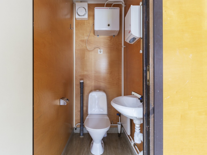 Beg. kontorsbod med WC och pentry - Bild 7